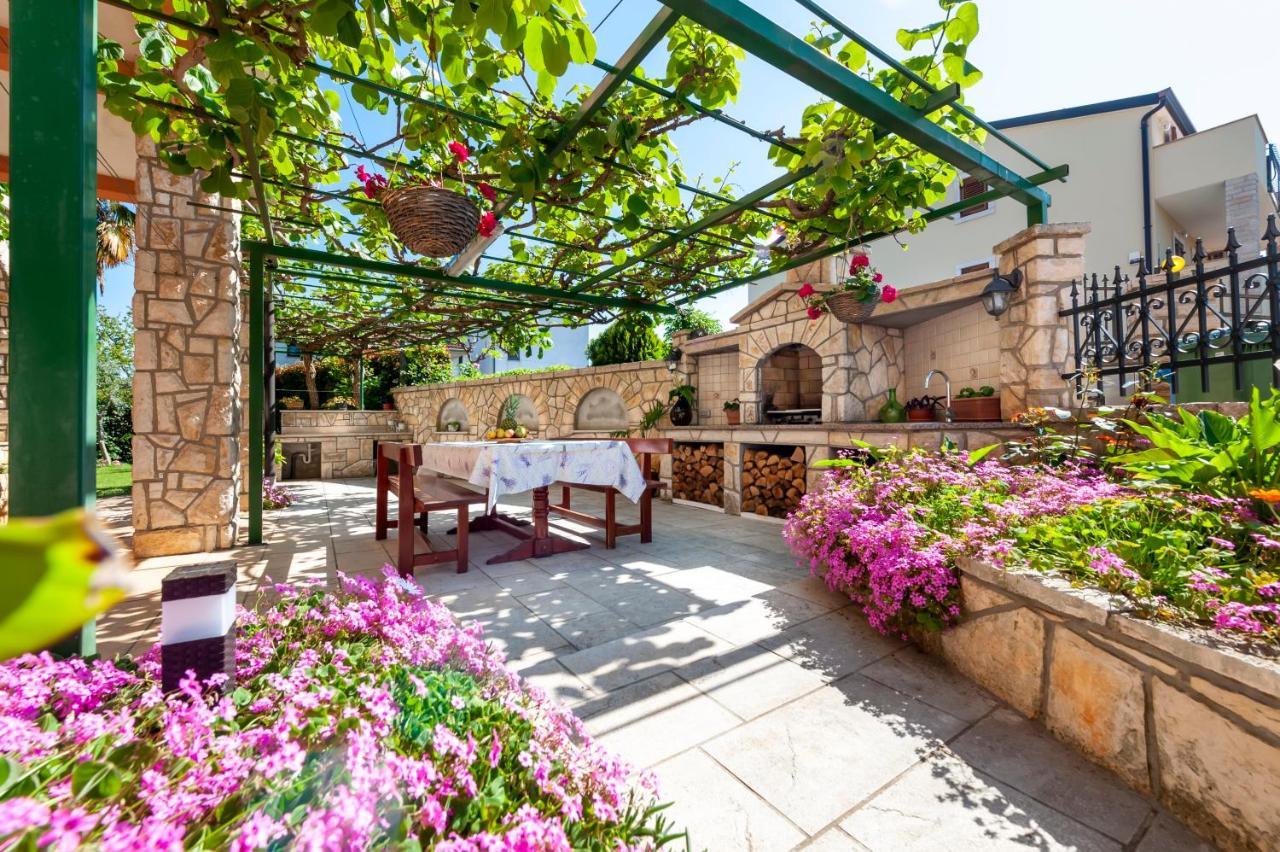Apartments Villa Istria Rovinj Exterior photo